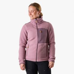 Bluza polarowa turystyka damska Swedemount Nordkap Pile Jacket wodoodporna. Czerwone bluzy damskie SWEDEMOUNT, bez wzorów, z polaru, bez kaptura, narciarskie. Za 399.99 zł.