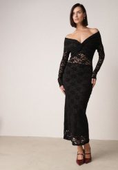 Czarna Dopasowana Sukienka Koronkowa z Odkrytymi Ramionami i Węzłem Serehaneh. Czarne sukienki damskie Born2be, na co dzień, l, z aplikacjami, z koronki, eleganckie, bez kołnierzyka, bez ramiączek, midi, dopasowane. Za 179.99 zł.