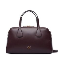Torebka Calvin Klein. Czerwone torebki do ręki damskie Calvin Klein, bez wzorów, klasyczne, bez dodatków. Za 569.99 zł.