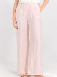 Spodnie wide leg z zakładkami - różowy. Czerwone spodnie materiałowe damskie Sinsay, l, bez wzorów. W wyprzedaży za 29.99 zł.