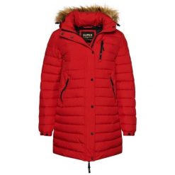 Damska kurtka z kapturem o średniej długości Superdry Fuji. Czerwone kurtki damskie Superdry., bez wzorów, z kapturem. Za 596.35 zł.