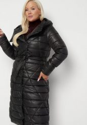 Czarna Pikowana Kurtka z Kapturem i Dwustronnym Suwakiem Wiązana w Pasie Tatida. Czarne kurtki damskie Born2be, na zimę, plus size, bez wzorów, z jeansu, eleganckie, plus size, z kapturem. Za 259.99 zł.