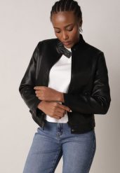 Czarna Klasyczna Kurtka Ramoneska o Dopasowanym Kroju ze Stójką Leamariel. Czarne kurtki damskie Born2be, l, bez wzorów, z jeansu, bez kaptura. Za 109.99 zł.