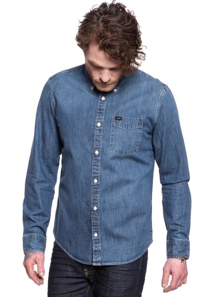 LEE BUTTON DOWN REGULAR FIT OIL BLUE L880PLMO 112123380. Niebieskie koszule męskie Lee, l, bez wzorów, bez kołnierzyka, bez ramiączek. Za 139.99 zł.