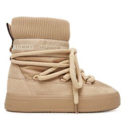 Śniegowce Tommy Hilfiger. Brązowe śniegowce i trapery damskie Tommy Hilfiger. Za 559.99 zł.