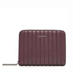 Portfel Calvin Klein. Czerwone portfele damskie Calvin Klein, bez wzorów. Za 169.99 zł.