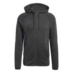 Bluza męska adidas Tiro 26 Travel Sweat Hoodie. Czarne bluzy męskie Adidas, m, bez wzorów, z bawełny, bez kaptura. Za 252.99 zł.