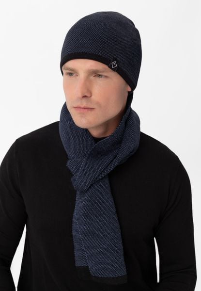 Klasyczna czapka zimowa H-WINDY. Niebieskie czapki i kapelusze męskie Volcano, na zimę, z aplikacjami, z dzianiny, klasyczne. Za 59.99 zł.