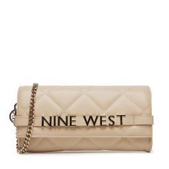 Torebka Nine West. Brązowe torebki do ręki damskie Nine West, bez wzorów, wizytowe, bez dodatków. Za 199.99 zł.