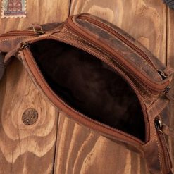 Paolo Peruzzi Saszetka męska skórzana klasyczna nerka biodrowa brązowa vintage T-136-HBR. Brązowe saszetki męskie Paolo Peruzzi, klasyczne. Za 210.79 zł.