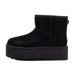 Buty do chodzenia dla dorosłych UGG Boot Classic Mini Platform Black. Czarne obuwie sportowe damskie UGG, bez wzorów, trekkingowe. Za 850.85 zł.