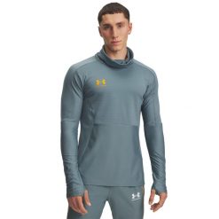 Dżersej z długim rękawem Under Armour Challenger Pro. Niebieskie bluzki z długim rękawem męskie Under Armour, bez wzorów, z dżerseju, bez kołnierzyka, bez ramiączek, do piłki nożnej. Za 320.35 zł.