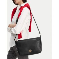 Torebka Beverly Hills Polo Club. Czarne listonoszki damskie Beverly Hills Polo Club, bez wzorów, bez dodatków. Za 159.99 zł.