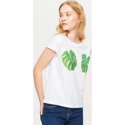 Koszulka z motywem liścia - Biały. T-shirty damskie marki DOMYOS. W wyprzedaży za 14.99 zł.