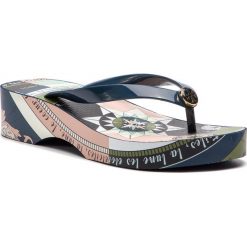 Japonki TORY BURCH - Cut-Out Wedge Flip Flop 46006 Tory Navy/Navy Constellation 400. Klapki damskie marki Tory Burch. Za 349.00 zł.