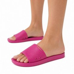 Klapki damskie Ipanama 83583 ANAT CLASSIC SLIDE FEM. Czerwone klapki damskie Ipanema, bez wzorów, z materiału, klasyczne, bez obcasa. Za 55.00 zł.