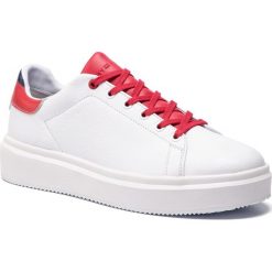 Sneakersy TOMMY HILFIGER - Luxury Corporate Sneaker FM0FM02182 White/Tango Red 901. Półbuty na co dzień męskie marki Tommy Hilfiger. Za 579.00 zł.