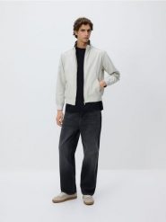 Kurtka bomberka ze stójką - złamana biel. Kurtki męskie Reserved, l, bez wzorów, z bawełny, bez kaptura. Za 169.99 zł.