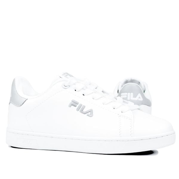 Buty damskie trampki sportowe COURTBAY LINEAR WMN. Białe obuwie sportowe damskie Fila, bez wzorów, sportowe, bez zapięcia. W wyprzedaży za 179.00 zł.