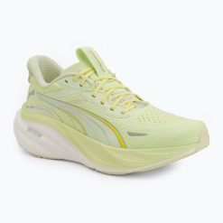 Buty do biegania damskie PUMA Magnify Nitro 3. Zielone obuwie sportowe damskie Puma, bez wzorów, z materiału, do biegania. Za 479.99 zł.