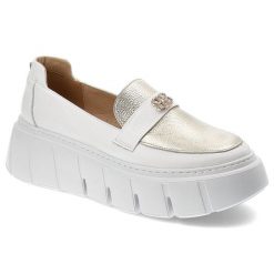 Białe Półbuty Armodo Wsuwane Mokasyny Damskie. Białe mokasyny damskie Armodo, bez wzorów, ze skóry, eleganckie, bez obcasa, bez zapięcia. Za 319.00 zł.
