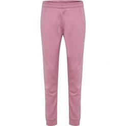 Damskie spodnie dresowe Hummel Mover Cotton Cuff. Fioletowe spodnie dresowe damskie Hummel, bez wzorów, z dresówki, do piłki nożnej. Za 125.50 zł.