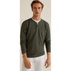Mango Man - Longsleeve Oliver3. Brązowe bluzki z długim rękawem męskie Mango Man, z bawełny, z okrągłym kołnierzem. Za 89.90 zł.