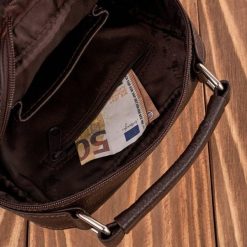 Paolo Peruzzi Saszetka męska na ramię skórzana elegancka do pracy praktyczna brązowa T-128-BR. Brązowe saszetki męskie Paolo Peruzzi, biznesowe. Za 324.98 zł.