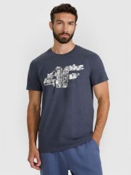 4F T-shirt regular z nadrukiem męski - szary XL. Szare t-shirty męskie 4f, m, bez wzorów, z bawełny, klasyczne, bez kołnierzyka. Za 59.99 zł.