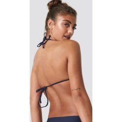 NA-KD Swimwear Góra bikini Shiny Triangle - Blue. Bikini damskie marki NA-KD Swimwear. W wyprzedaży za 20.47 zł.