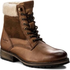 Trapery PEPE JEANS - Melting Camu PLS50291 Nut Brown 877. Brązowe śniegowce i trapery damskie Pepe Jeans, z jeansu. W wyprzedaży za 309.00 zł.