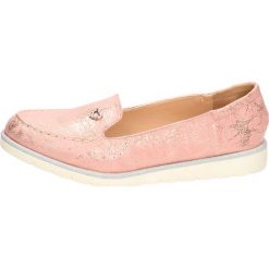 Różowe mokasyny, buty damskie VICES 7141-20. Baleriny damskie VICES. W wyprzedaży za 40.00 zł.