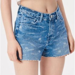 Jeansowe szorty z wysokim stanem - Granatowy. Niebieskie szorty damskie Sinsay, bez wzorów, z jeansu, z podwyższonym stanem. W wyprzedaży za 29.99 zł.