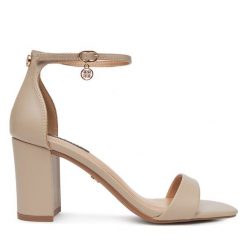 Sandały Nine West. Brązowe sandały damskie Nine West, bez wzorów, bez obcasa, na słupku, bez zapięcia. Za 229.99 zł.