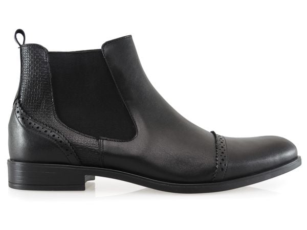 Czarne męskie buty zimowe - sztyblety BZ16. Czarne botki męskie Modini Moda Męska, na zimę, z aplikacjami, z materiału, casualowe, bez zapięcia. W wyprzedaży za 396.00 zł.