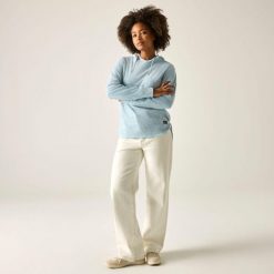 Damska bluza Mayse Marl. Niebieskie bluzy damskie Regatta, bez wzorów, z kapturem, trekkingowe. Za 178.50 zł.