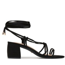 Sandały DeeZee. Czarne sandały damskie DeeZee, bez wzorów, bez obcasa, na słupku, bez zapięcia. Za 129.99 zł.