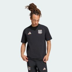 Koszulka Olympique Lyonnais Tiro Travel. Czarne koszulki sportowe męskie Adidas, uniwersalny, bez wzorów, z bawełny, bez kołnierzyka, bez ramiączek, do piłki nożnej. Za 199.00 zł.