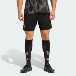 Spodenki z trzeciego zestawu Juventus 26/27. Czarne krótkie spodenki sportowe męskie Adidas, l, bez wzorów, z dzianiny, do biegania, climacool (adidas). Za 199.00 zł.