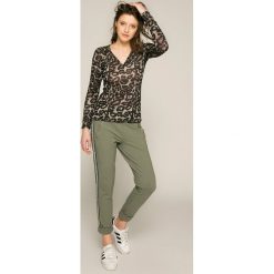 Answear - Bluzka. Bluzki damskie marki Colour Pleasure. W wyprzedaży za 29.90 zł.