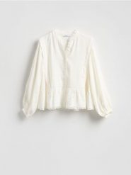 Bluzka z modalem - złamana biel. Bluzki damskie Reserved, l, bez wzorów, z tkaniny, bez kołnierzyka, bez ramiączek. Za 149.99 zł.