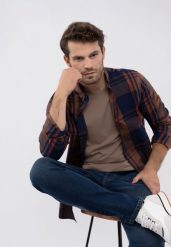 Koszula w kratę, Slim Fit, K-JOSE. Niebieskie koszule męskie Volcano, na jesień, l, bez wzorów, z bawełny, biznesowe, bez kołnierzyka, bez ramiączek. Za 139.99 zł.