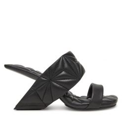 Klapki United Nude. Czarne klapki damskie United Nude, bez wzorów, bez obcasa. Za 839.99 zł.