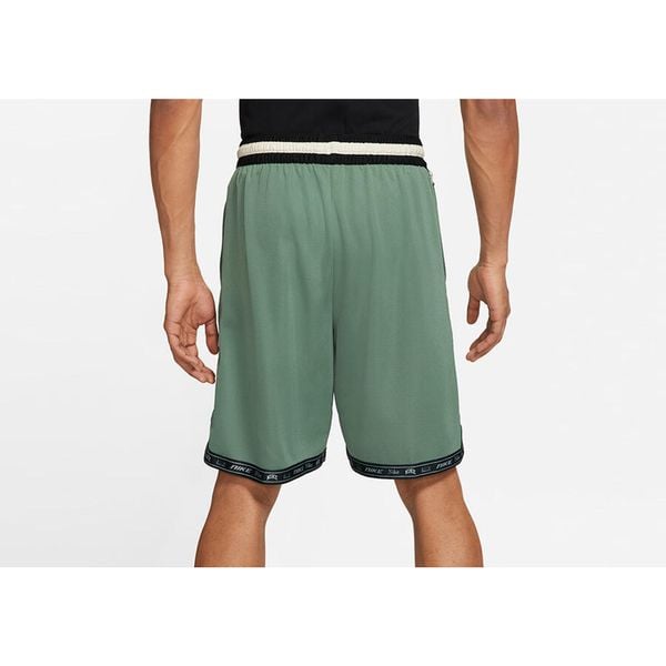 Spodenki męskie nike dri-fit dna shorts dutch green. Zielone krótkie spodenki sportowe męskie Nike, m, bez wzorów, do biegania, dri-fit (nike). Za 199.00 zł.