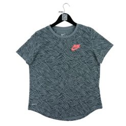 Nike koszulka damska z krótkim rękawem Dri-Fit. Szare koszulki sportowe damskie Nike, l, bez wzorów, z materiału, bez kołnierzyka, bez ramiączek, na fitness i siłownię, dri-fit (nike). Za 85.16 zł.