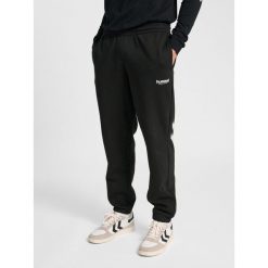 Spodnie do biegania Hummel Legacy 2.0. Czarne spodnie sportowe męskie Hummel, na lato, bez wzorów, z dresówki, do biegania. Za 222.50 zł.