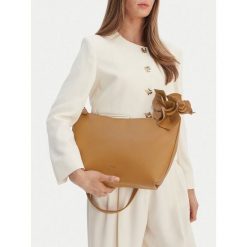 Torebka GINO ROSSI. Brązowe torebki do ręki damskie Gino Rossi, bez wzorów, klasyczne, bez dodatków. Za 229.99 zł.