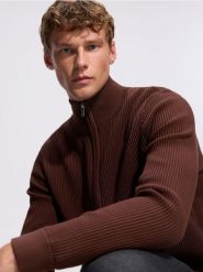 Rozpinany sweter ze stójką - ciemnobrązowy. Brązowe kardigany męskie Reserved, l, bez wzorów, z bawełny. Za 159.99 zł.