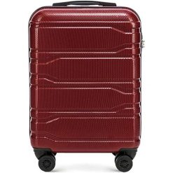 Walizka w kolorze bordowym - 32 l. Walizki męskie Wittchen, z materiału. W wyprzedaży za 249.95 zł.