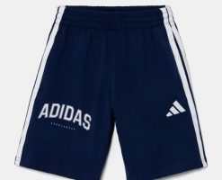 Szorty chłopięce adidas B 3S Sho. Zielone szorty dla chłopców Adidas, bez wzorów, z materiału. Za 139.00 zł.